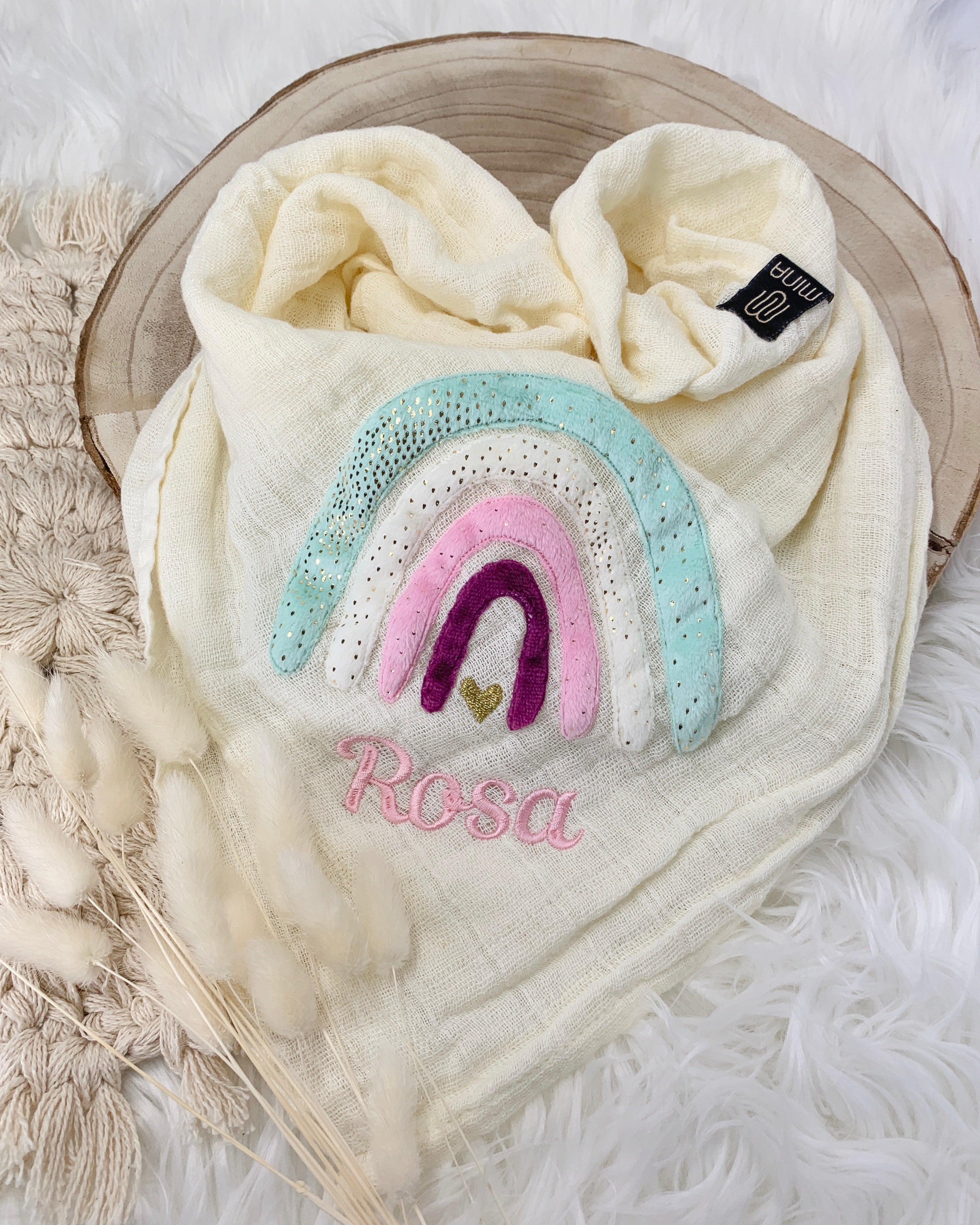 personalisiertes Musselintuch mit Regenbogen "Rosa"