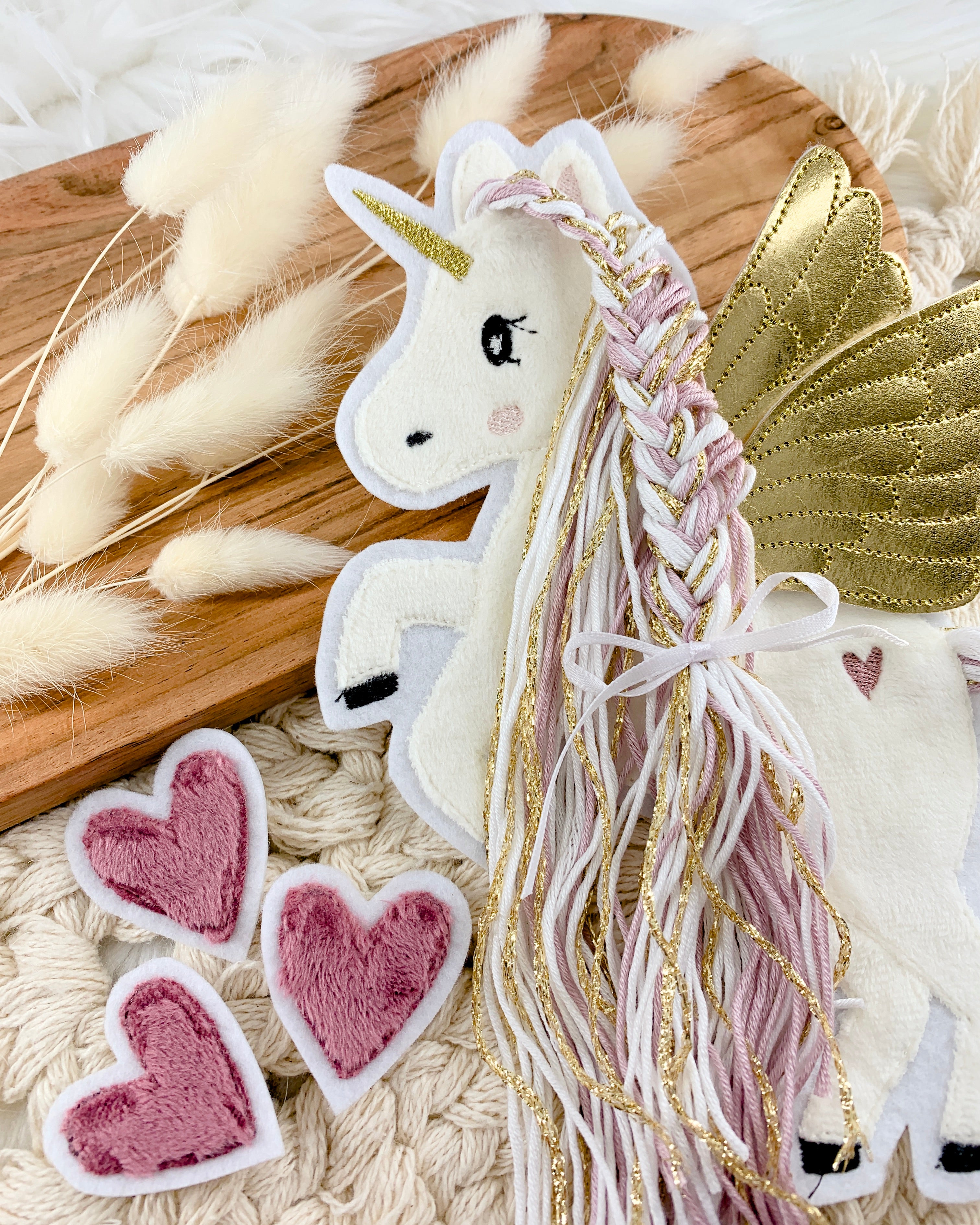 Applikation Pegasus "Pia" - Altrosa/Gold