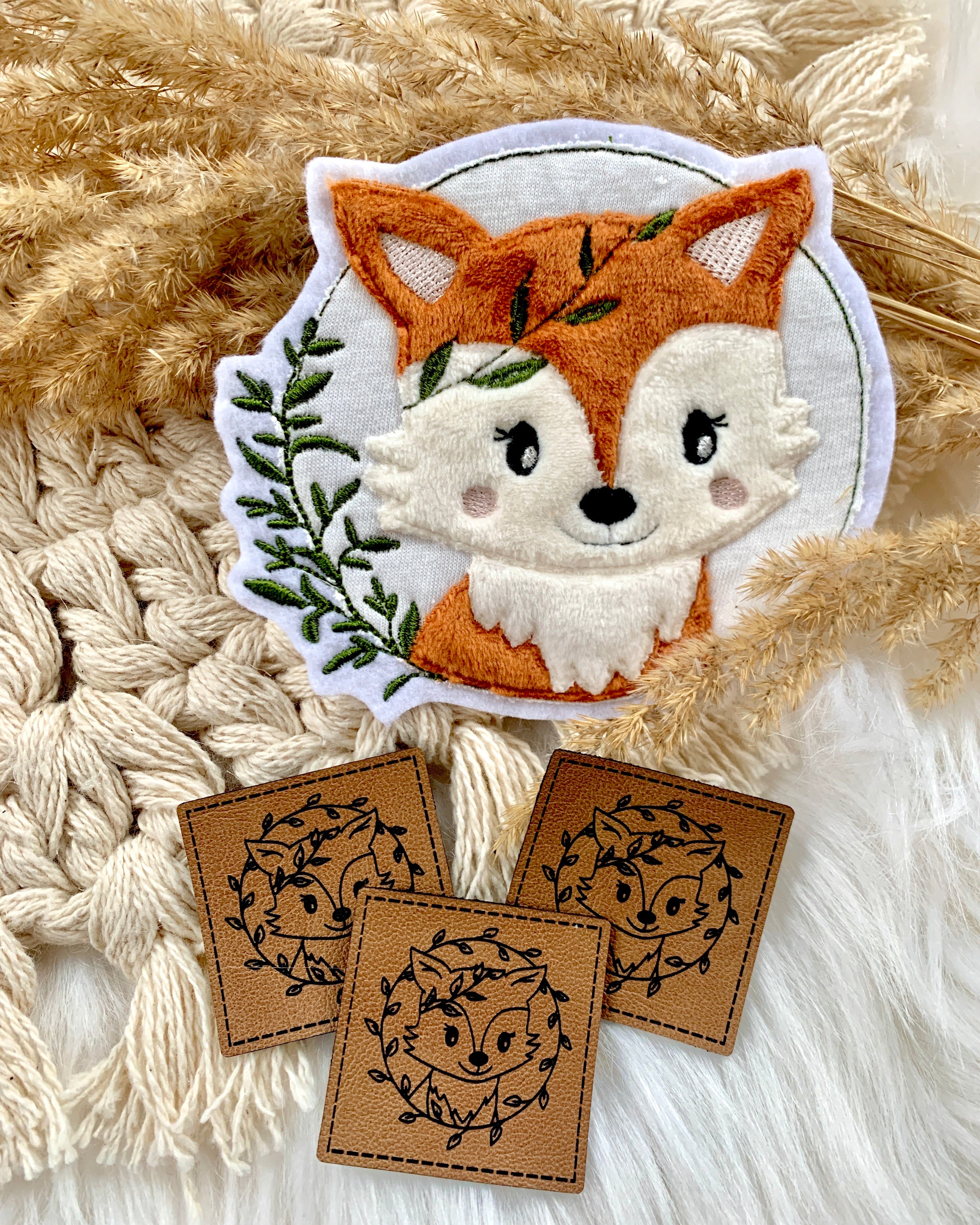 Applikation Fuchs "Freddy" im Kranz - Braun