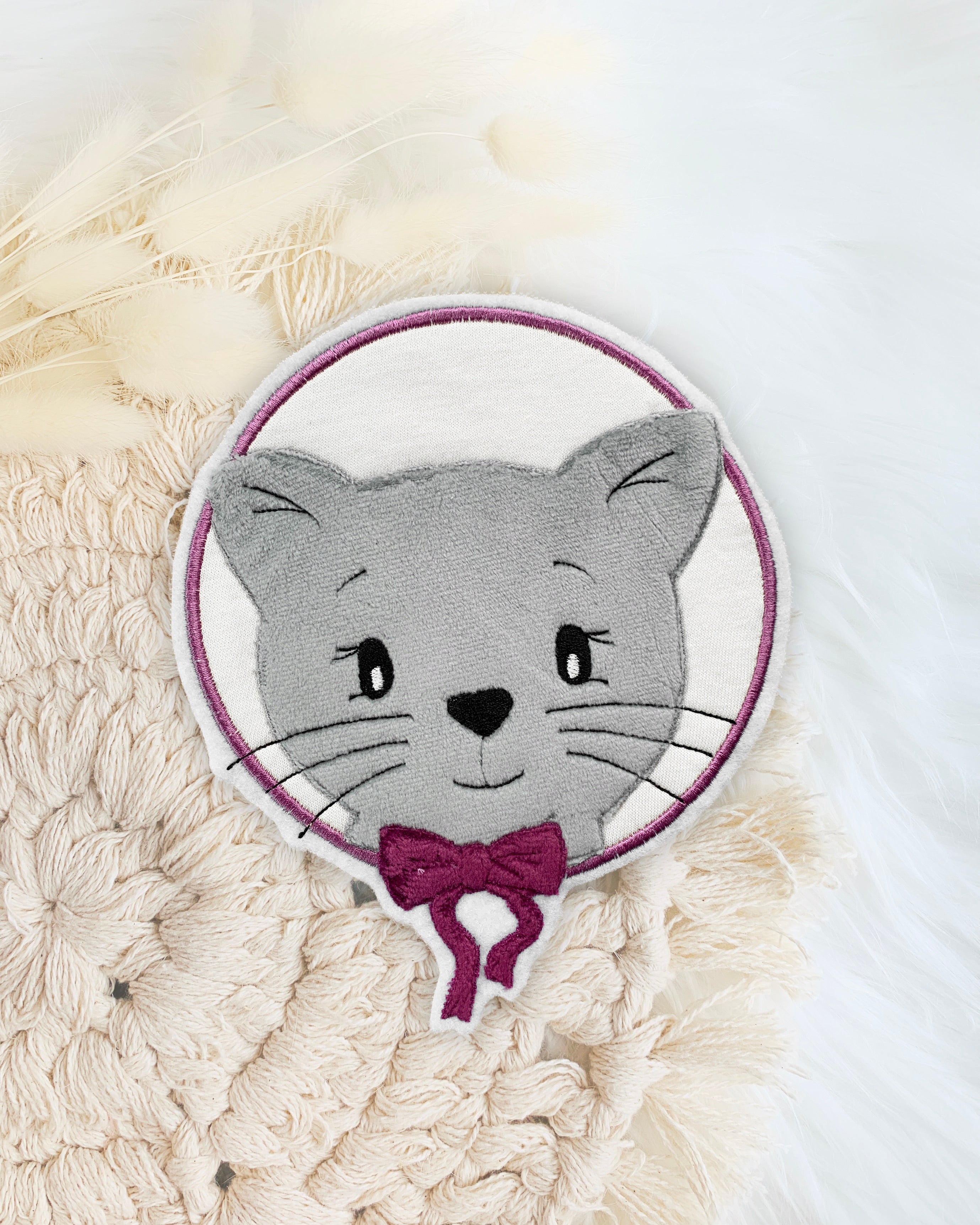 Applikation Katze "Kira" im Ring ohne Bügelfolie - ABVERKAUF