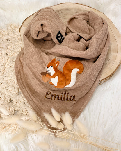 personalisiertes Musselintuch mit Eichhörnchen &quot;Emilia&quot;