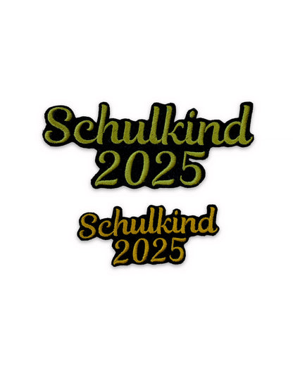 Applikation &quot;Schulkind 2025&quot; auf schwarzem Filz - Schrift 01 - ZWEITE WAHL