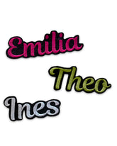 Namenspatch groß auf schwarzem Filz