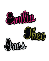 Namensapplikation Schwarz groß