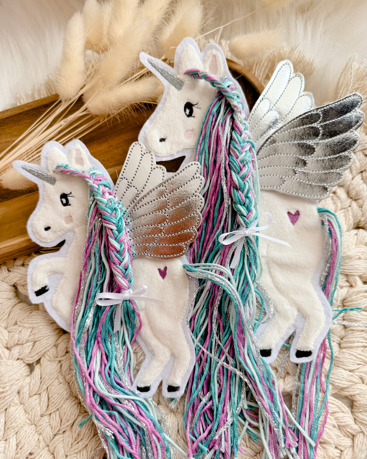 Applikation Pegasus in zwei Größen