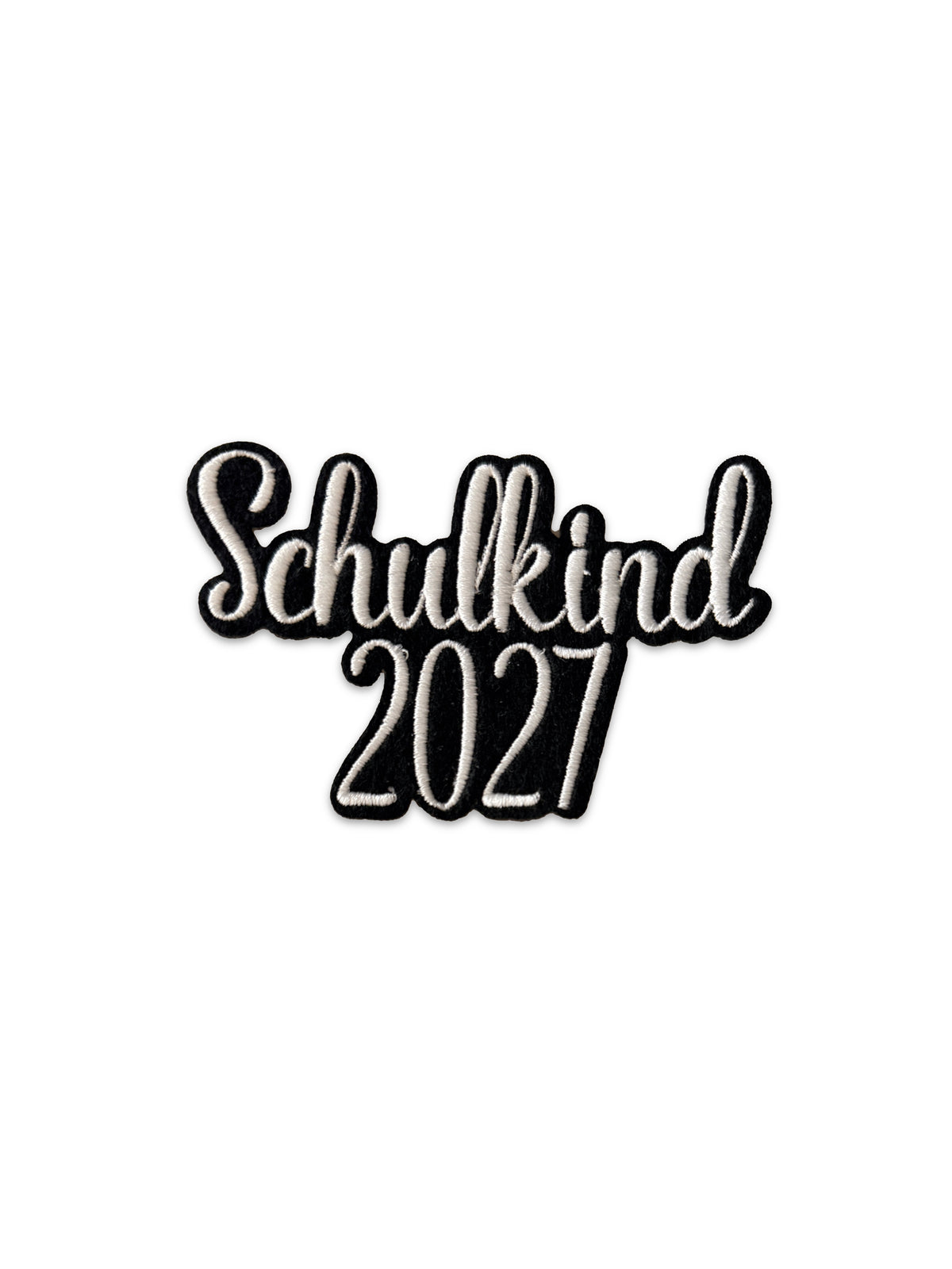 Applikation "Schulkind 2027" auf schwarzem Filz - Schrift 05