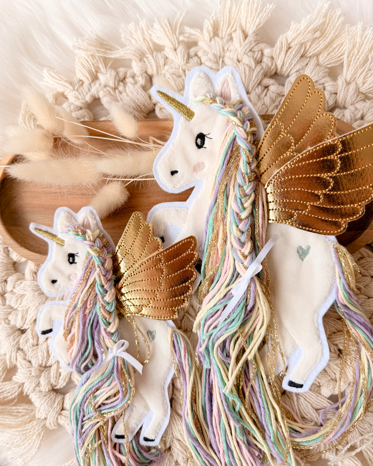 Applikation Pegasus "Pia" - Regenbogen/Gold