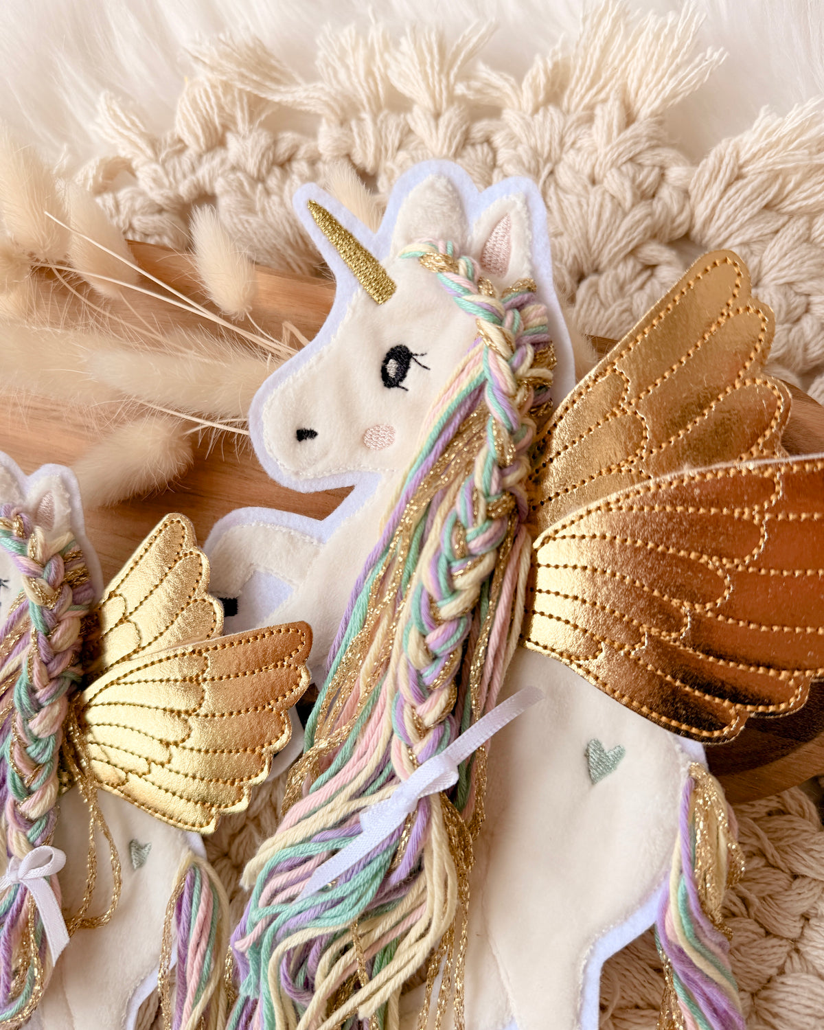 Applikation Pegasus "Pia" - Regenbogen/Gold