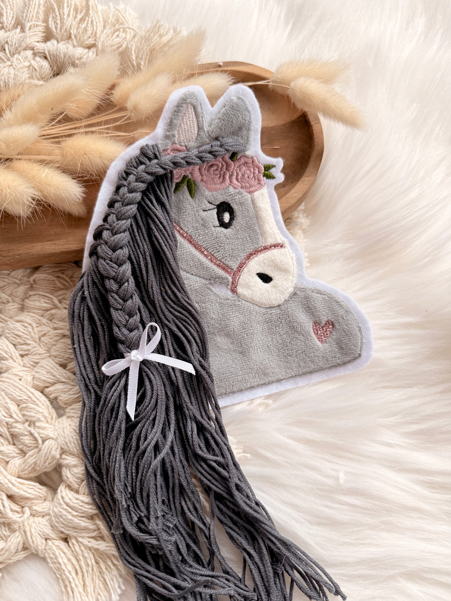 Applikation Pferd "Paula" in Grau mit dunkler Wollmähne - Einzelstück