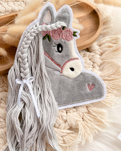 B-WARE Applikation Pferd "Paula" in Rosé mit grauer Wollmähne